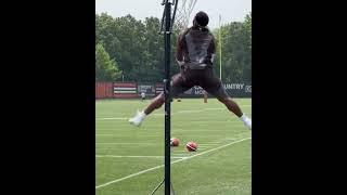 Myles Garrett Throws Down Reverse Dunk at Cleveland Browns Practice