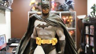 Unboxing of Batman Premium Format from Sideshow Collectibles