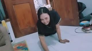 Tante lg beberes di ajak k   eh mau juga