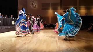 The Mexican Hat Dance El Jarabe Tapatío Latin dance. lo hicieron bellamente. Viva Mexico