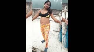 itne thand me bhabhi ke sath dance karo #village #dance #shorts #viral #trending #millionaire