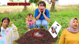 BAYI LUCU MENEMUKAN KUBURAN ULTRAMAN  SEREM BANGET ULTRAMAN VS SIREN HEAD