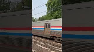 Amtrak 42 Passing ElizabethNJ with a nice horn salute ￼