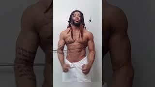 Hot black man wearing a towel a bbc Morenito caliente solo en una toalla big black c0ck