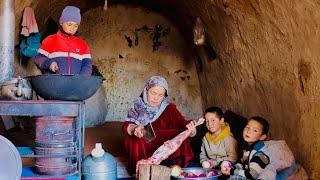 Living in a Dangerous and Risky Cave  Cold Winter Day in a Cave and Cooking Village Style Food