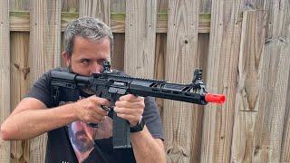 Full auto De Airsoft AR-15 style rifle