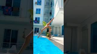 WALKOVER CHALLENGE  Gymnast in the pool  Lera the gymnast #gymnast #walkover #pool