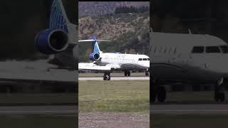 Heavy Winds causing this airplane to bounce #aviation #airport  #planespotting #unitedairlines