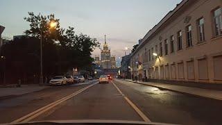 . В Москве наступает вечер. Поездка на автомобиле по центру города_20210807_204021