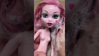 Fixing Maul Monsteristas Draculaura Monster High doll #monsterhigh #hairtutorial #doll