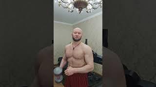 Реакция на 90 кг на бицепс 1 рукой Андрей Смаев