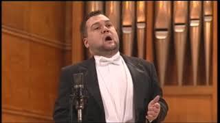 Mihail Mihaylov sings Una furtiva lagrima from Donizettis Lelisir damore