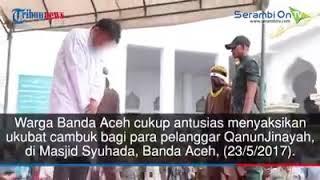 Eksekusi Hukuman Cambuk Pasangan Homo Di Aceh