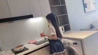 Amazing dancing skills by Asian school girl