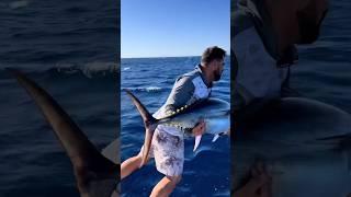 En değişik orkinos salımı  #shortsvideo #bigfish #fishing #bluefintuna #balıkavı