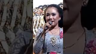 Kadung nyamleng Ika Suhesti bowo asmorondono dawah lali janjine top markotop