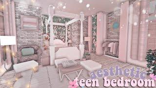 BLOXBURG Aesthetic Teen Bedroom