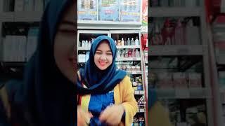 Tiktok cewek berhijab karyawan indomart