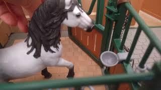 Lévasion des chevaux • Vidéo Schleich