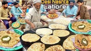 DESI NASHTA SAAG PARATHA IN LAHORE  CHEAPEST STREET FOOD DESI NASHTA SAAG ALOO PARATHA Moli Pratha