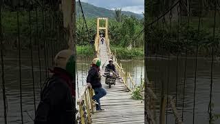 NGELEWATI JEMBATAN GANTUNG DI POSO 