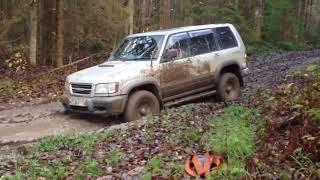 Сложный offroad для стоковых авто.Две Нивы и isuzu bighorn в грязи