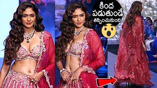 Mrunal Thakur Superb Ramp Walk In Bridal Look  Bombay Times Fashion Week 2024  News Buzz