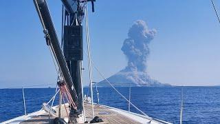 Watch the EXACT moment the Stromboli volcano erupted 03July2019