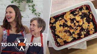 Jennifer Garner mom Pat make blackberry cobbler on TODAY