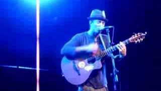 Coyotes Jason Mraz live in Milan