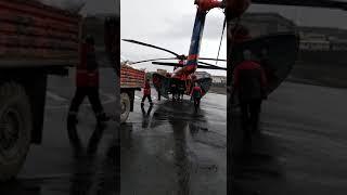 Разгрузка оборудования с вертолета в Еруде