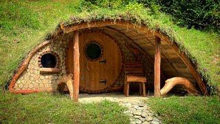 Sahada bir sığınak inşa edildi  Hobbitin Evi  Bitirmek için başla