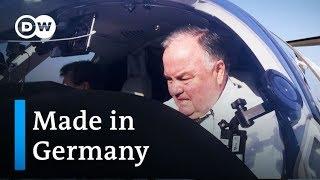 Chef im Anflug Mit dem Jet zum Termin düsen  Made in Germany