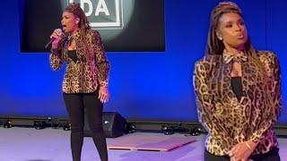 Jennifer Hudson Performs The Impossible Dream