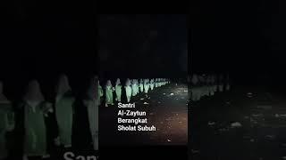 Santri Al - Zaytun berangkat Sholat Subuh