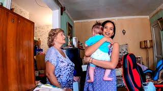 I introduce my foreign wife and son to my mother. Nivy for the first time in Astrakhan.