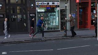 Glasgow City Centre 2 top boys fighting.