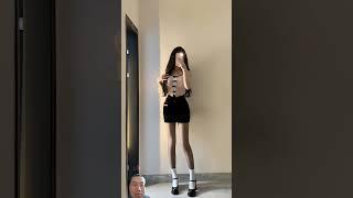 18岁漂亮小姐姐美女衣服搭配展示1