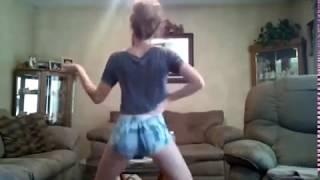 taynaomi twerk