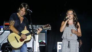 Keith Urban & 11 year old Lauren Spencer-Smith WOW crowds live in concert in front of 20000+