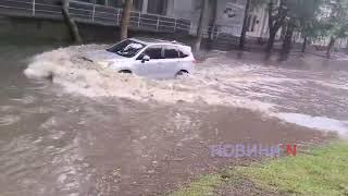 В Николаеве вновь затоплен проспект Центральный в районе завода «Дормашина»