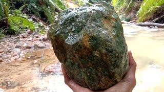 Viral Bongkahan Batu Akik Lumut Sungai Dareh yang Terpendam Ratusan Tahun