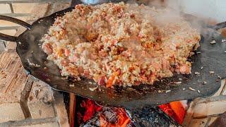 ARROZ CARRETEIRO FEITO NO DISCO DE ARADO NO FOGÃO A LENHA