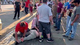 Mitarbeiter der Stadtwerke Bonn greifen filmenden Journalisten an am Hauptbahnhof am 16.06.23