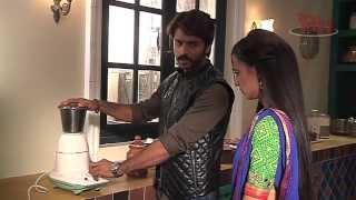 Rangrasiya   Rudra Teaches Paaro to Operate Technical Stuff