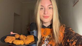 EATING NUGGETS  crunchy sounds mukbang asmr ita con blue yeti