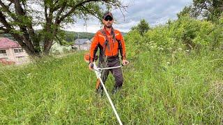 Cutting fresh grass with Stihl Fs 490-C with 300 mm brush knife.