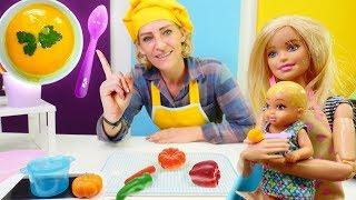 Spielspaß mit Barbie. Nicole macht leckere Kürbissuppe