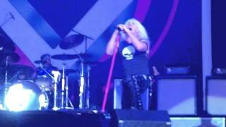 Twisted Sister - Wake Up The Sleeping Giant live @ Graspop 2012