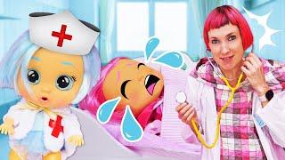 Маша Капуки Кануки лечит куклы Пупсы Край Бебис в больнице Игры в больничку и дочки матери